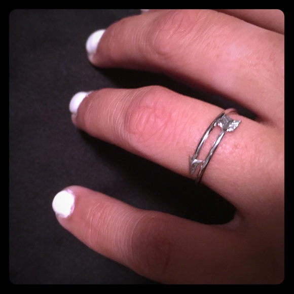 Arrow Ring - Picture 1 of 2