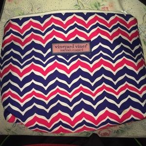 Vineyard Vines Makeup Bag