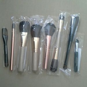 BAREMINERALS bundle of 8 brushes