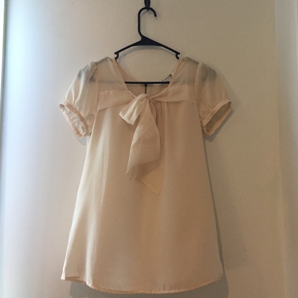 Cute cream blouse!