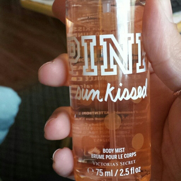 PINK Sun Kissed body spray