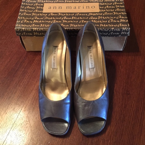 Ann Marino gun metal square toe heels Sz 9
