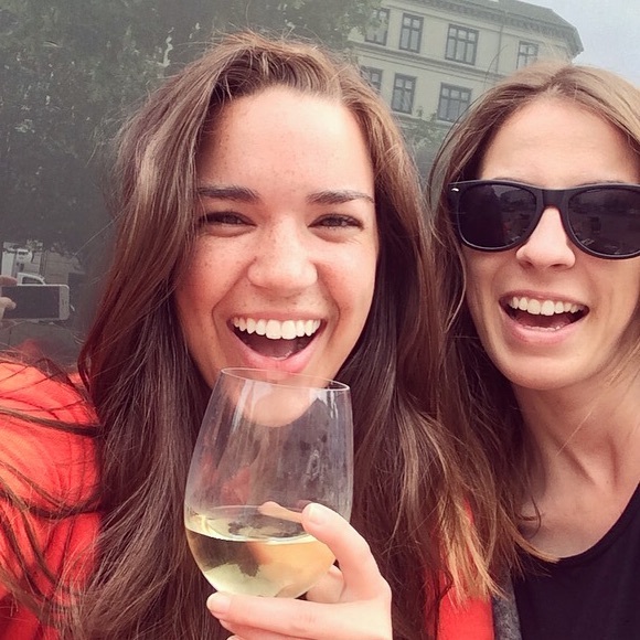 • Welcome To My Closet • - Picture 4 of 4