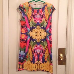 Patterned short dress