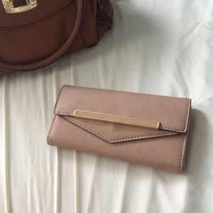 Tan wallet