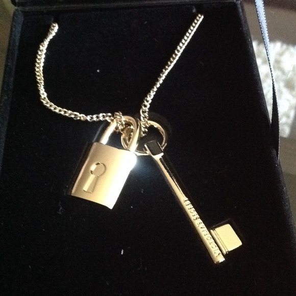 Victoria's Secret necklace