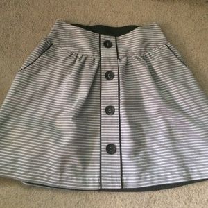 Button-front skirt with pockets