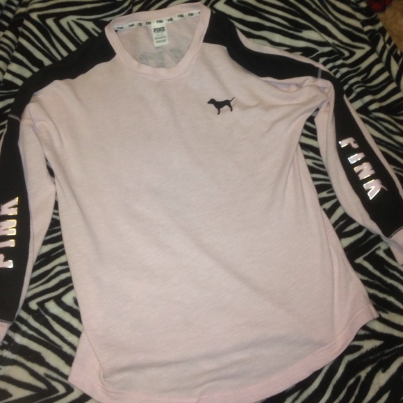 Light pink vs hoodie 💕 TRADE.