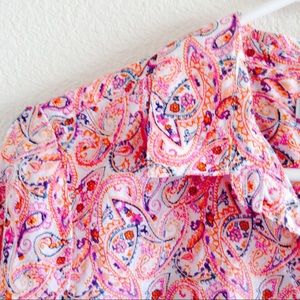 ✨sale!✨ Paisley patterned blouse!