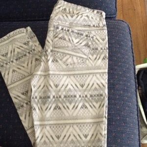 Aeropostale skinny jeans-Aztec print