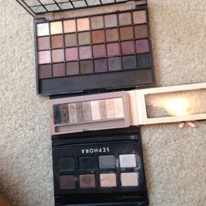 Eyeshadow pallets