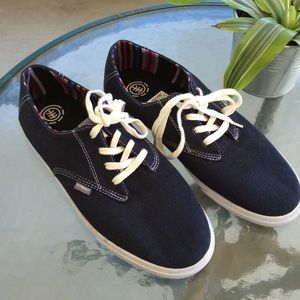 Element Tennis Shoe - MENS sz 9 - PERFECT