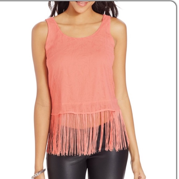 🎉Sale🎉🌸Fringe Tank Top🌸 - Picture 2 of 4