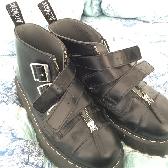 NEW Aggyness Deyn buckle boots