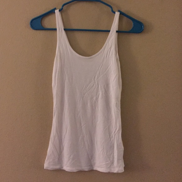 UO white tank