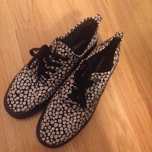 H&M 🌸 Platform Sneakers