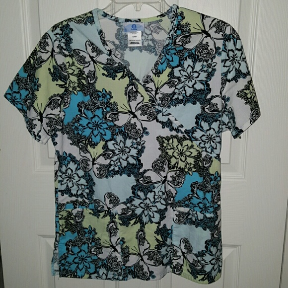 Small Scrub top