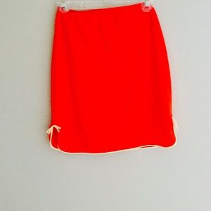Flawless vintage slip with piping.