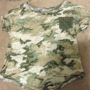 Girls came shirt size 14