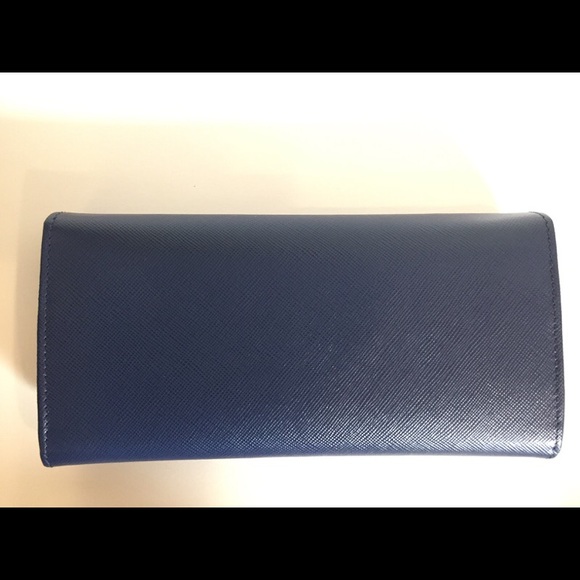 Authentic Prada wallet w/ ID case - Picture 2 of 6