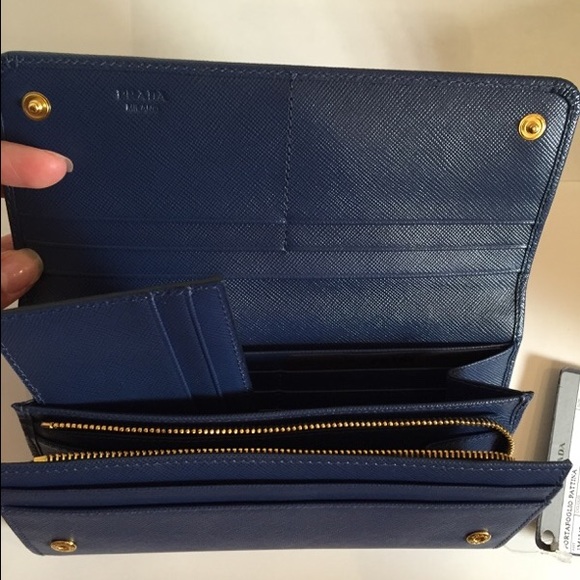 Authentic Prada wallet w/ ID case - Picture 3 of 6