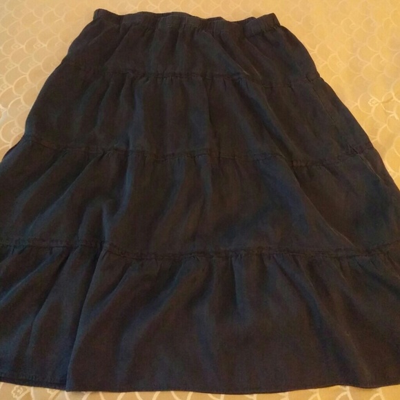 Mossimo black skirt size medium 100% silk