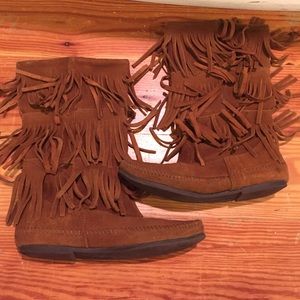 Minnetonka fringe boots!