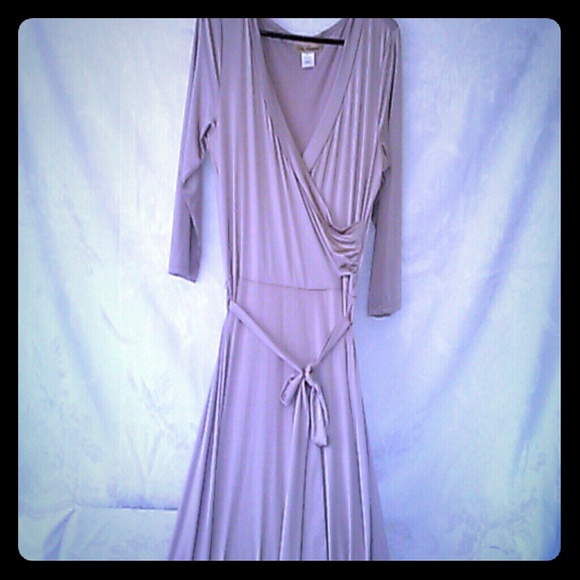 🌟Baige silk Ella Samani Dress🌟