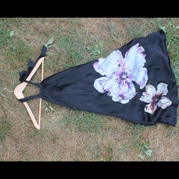 📣🎉🇺🇸 Neiman Marcus Silk Floral Halter Dress - Picture 2 of 4