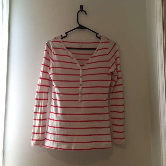 Stripped long sleeve shirt!