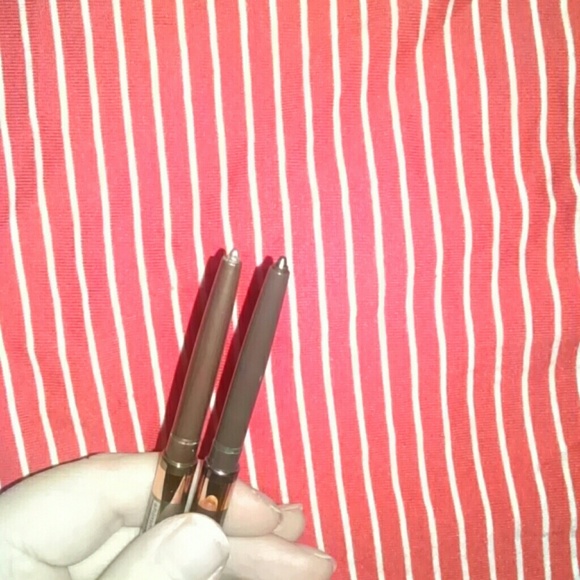Two unused eyeliners - Picture 3 of 3