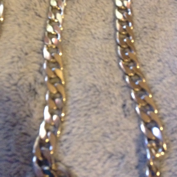 Beautiful "I" shaped necklace - Picture 2 of 3