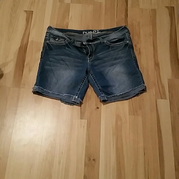 Mid thigh shorts