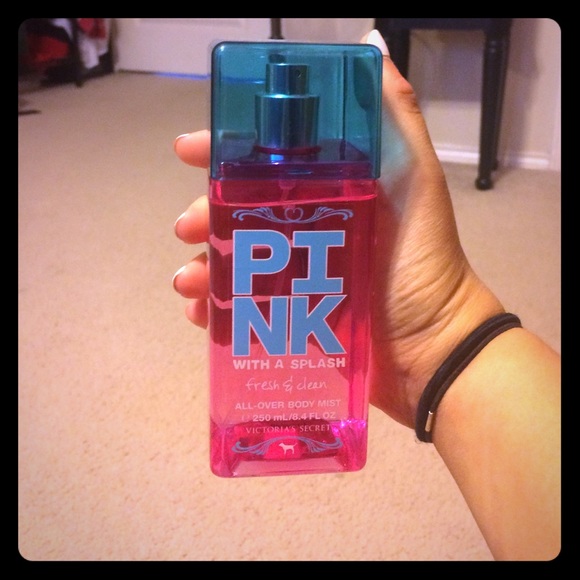 VS Pink Fresh & Clean body mist