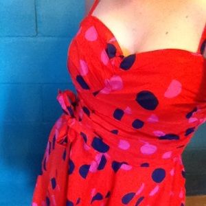 Fun, red polka-dot sweetheart dress. H&M