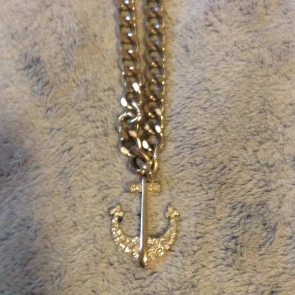 Anchor necklace - Picture 3 of 3