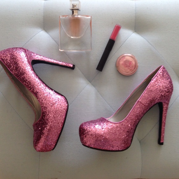🌸Pink sparkly pumps