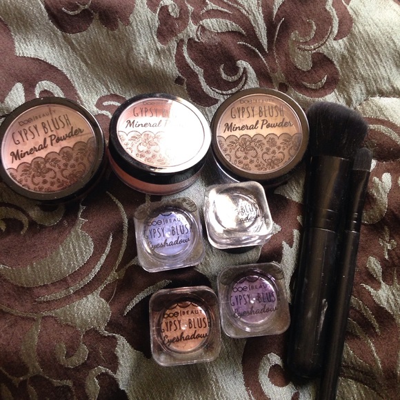 Gypsy blush mineral powder&fete shadow