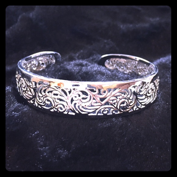Jewelry - Silver bracelet