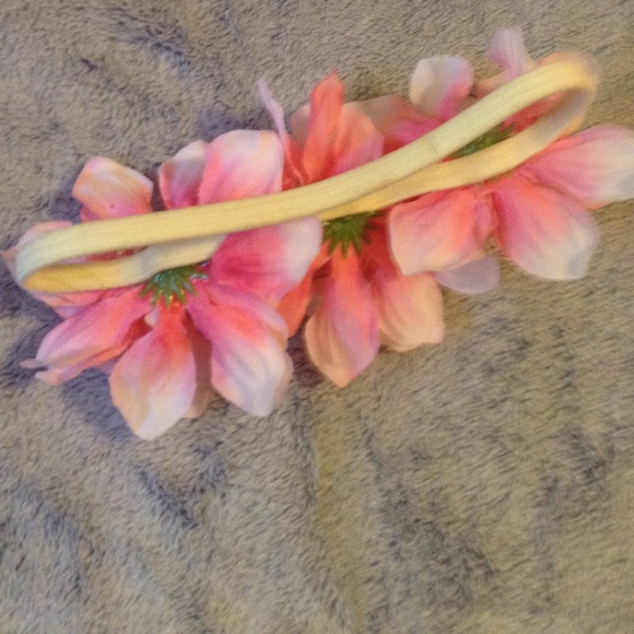 A custom handmade headband - Picture 2 of 2