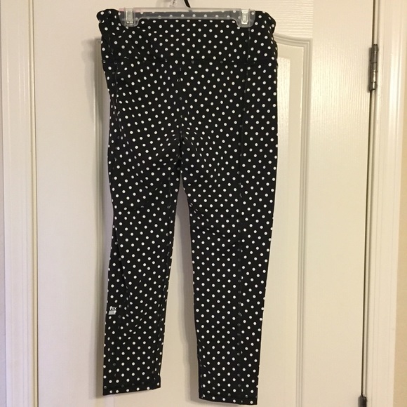 Victoria's Secret Knockout Capri - Picture 3 of 4