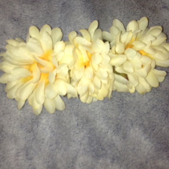 Handmade flower headband - Picture 1 of 2