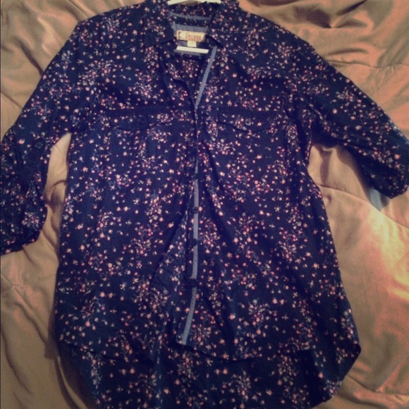 Decree Tops - Navy floral flannel