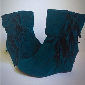 Brand new moccasin style wedges size 9