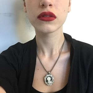 Gorgeous Victorian Cameo necklace!