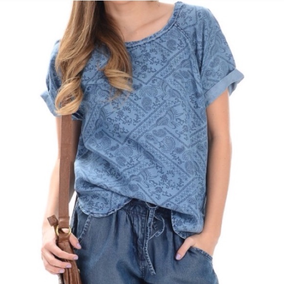 Velvet & Heart Tops - 🌟Host Pick🌟 Paisley Pattern Jeans Top
