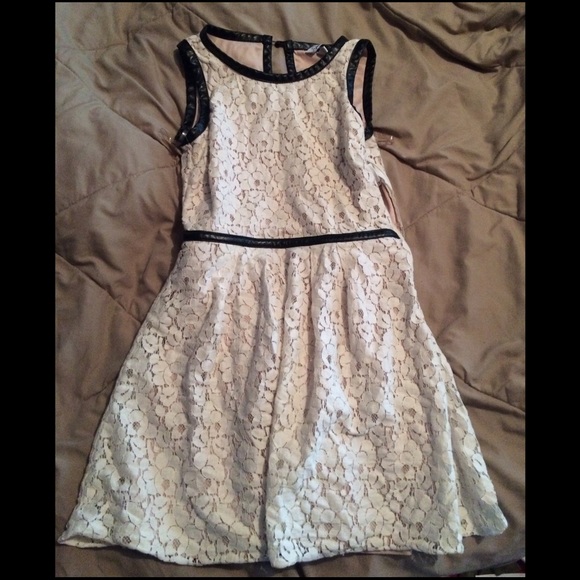 Dresses & Skirts - Cream colored lace dress