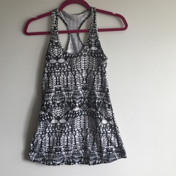 Lululemon flow tank with rare pattern!