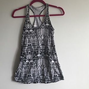 Lululemon flow tank with rare pattern!