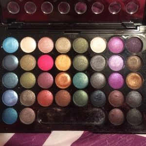 Profusion Glamifeye eyeshadow pallet!!
